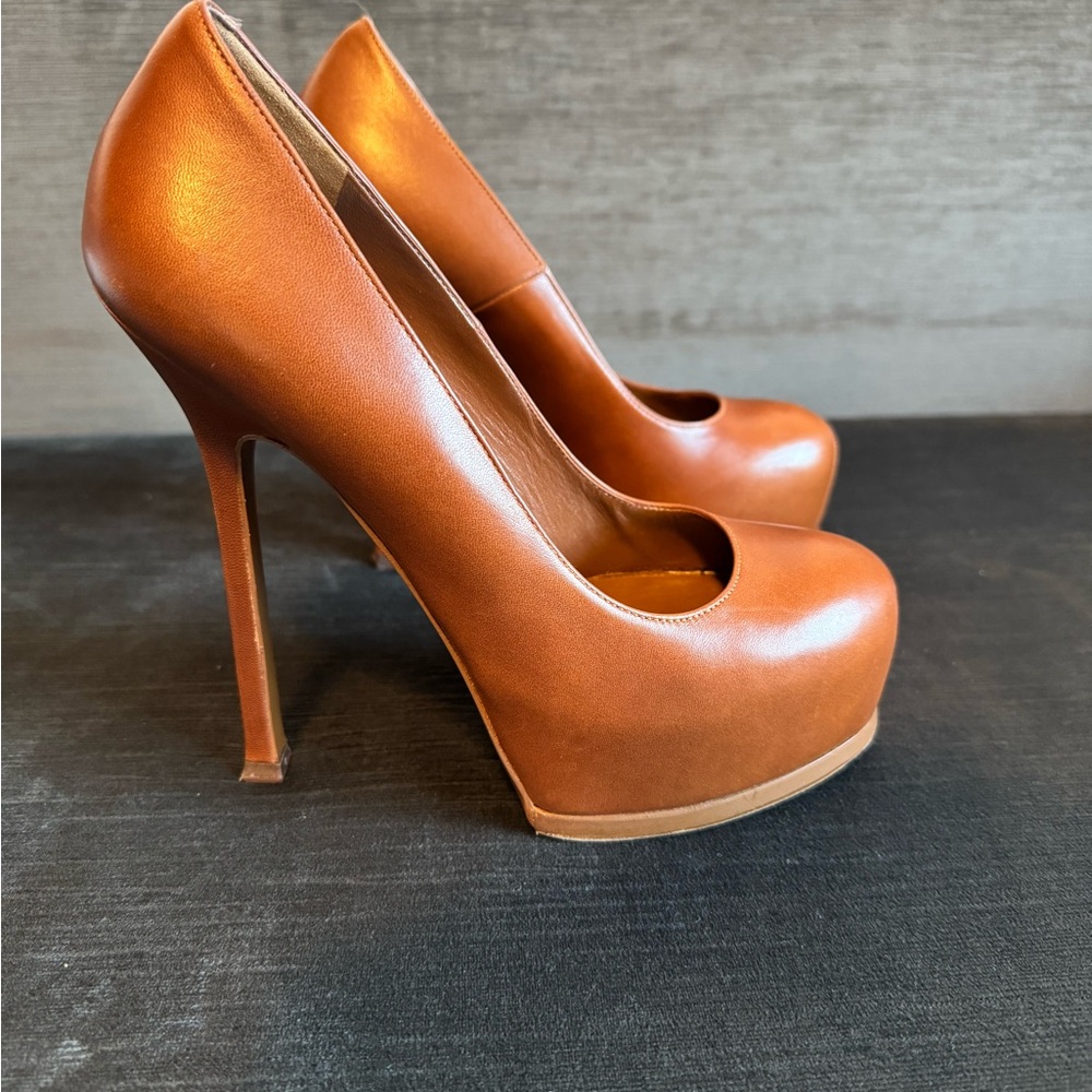 Yves Saint Laurent Tan High Heels